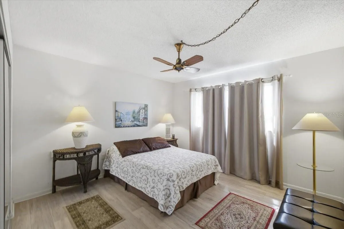 2nd bedroom