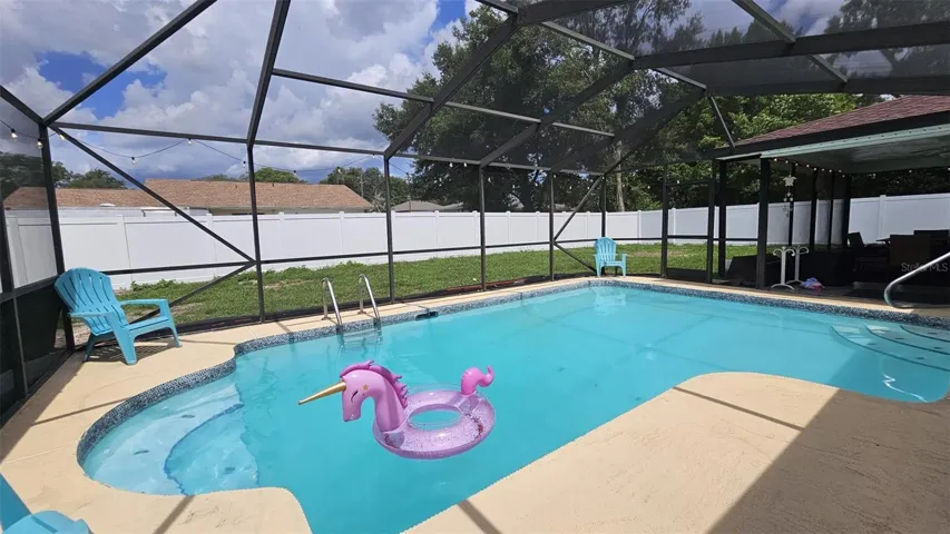 Gorgeous POOL!!! Fenced backyard.