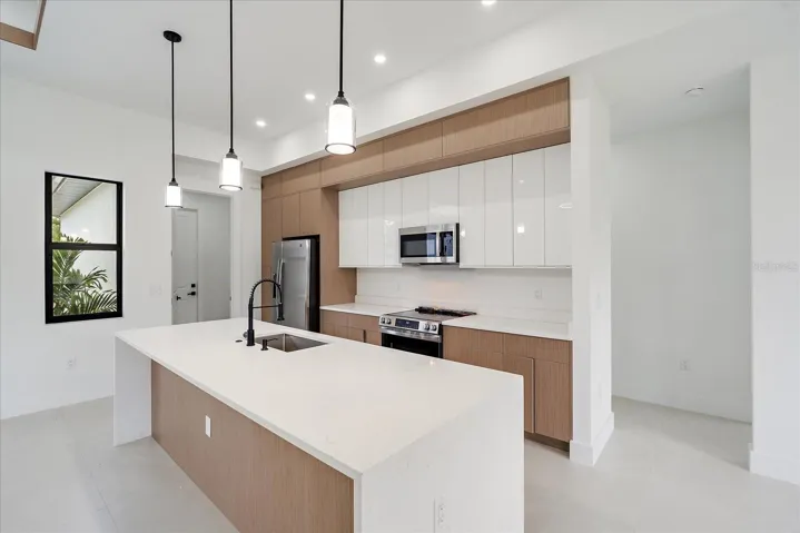Kitchen and quartz countertop Island