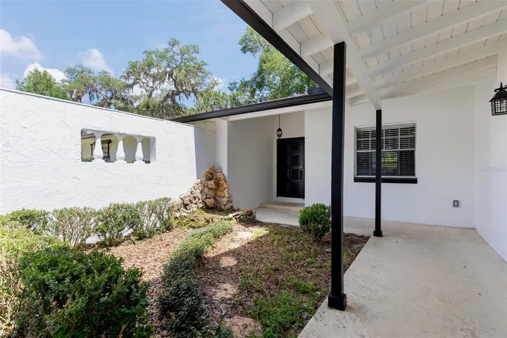 Courtyard Entryway