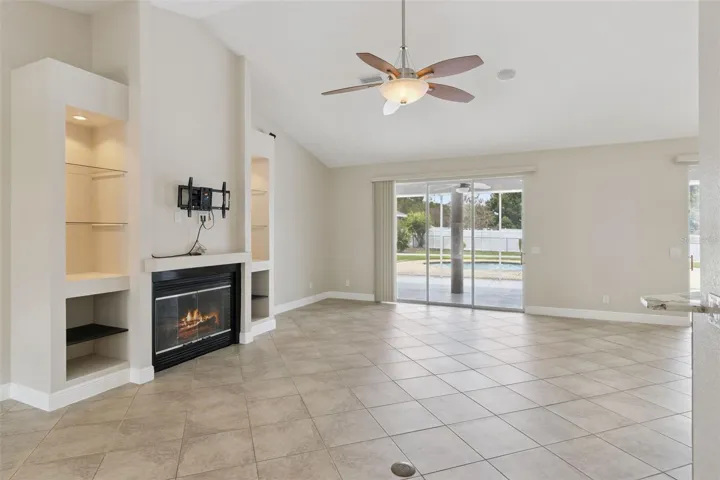 Living Room with fireplace