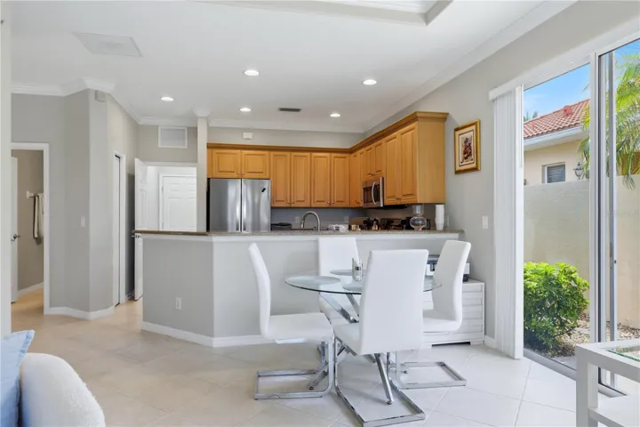 Kitchen/ dining area