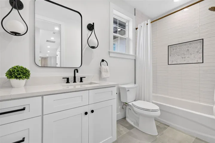 3rd level full bath