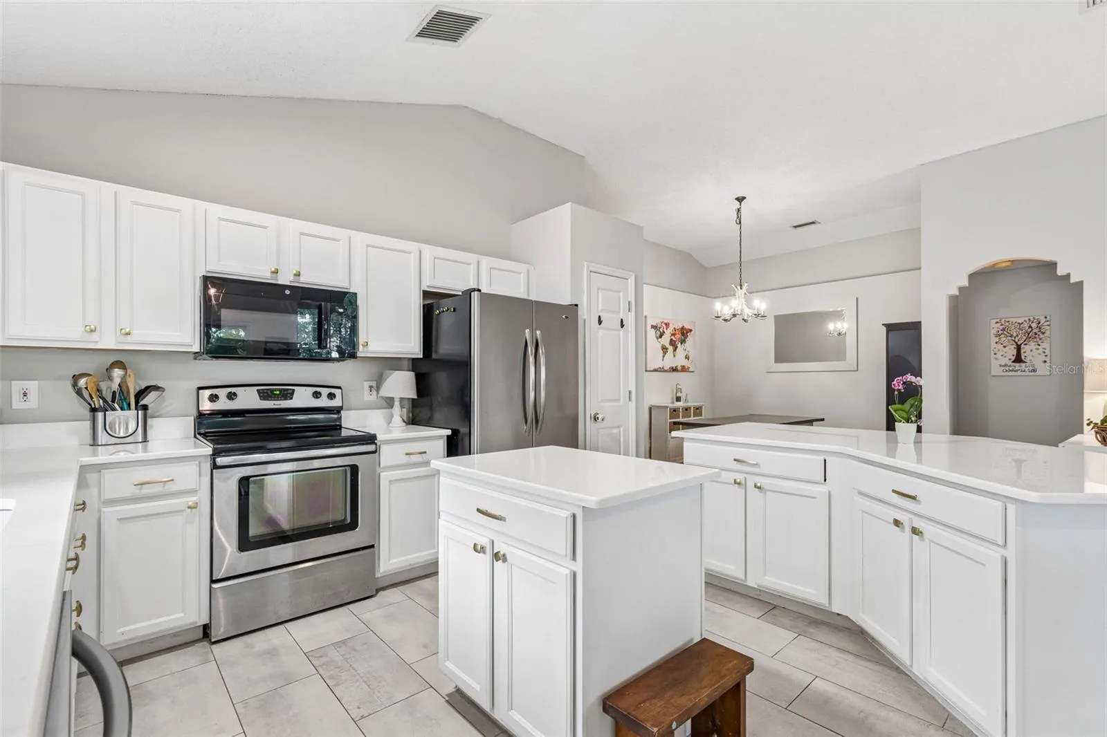 Quartz countertops on double islands