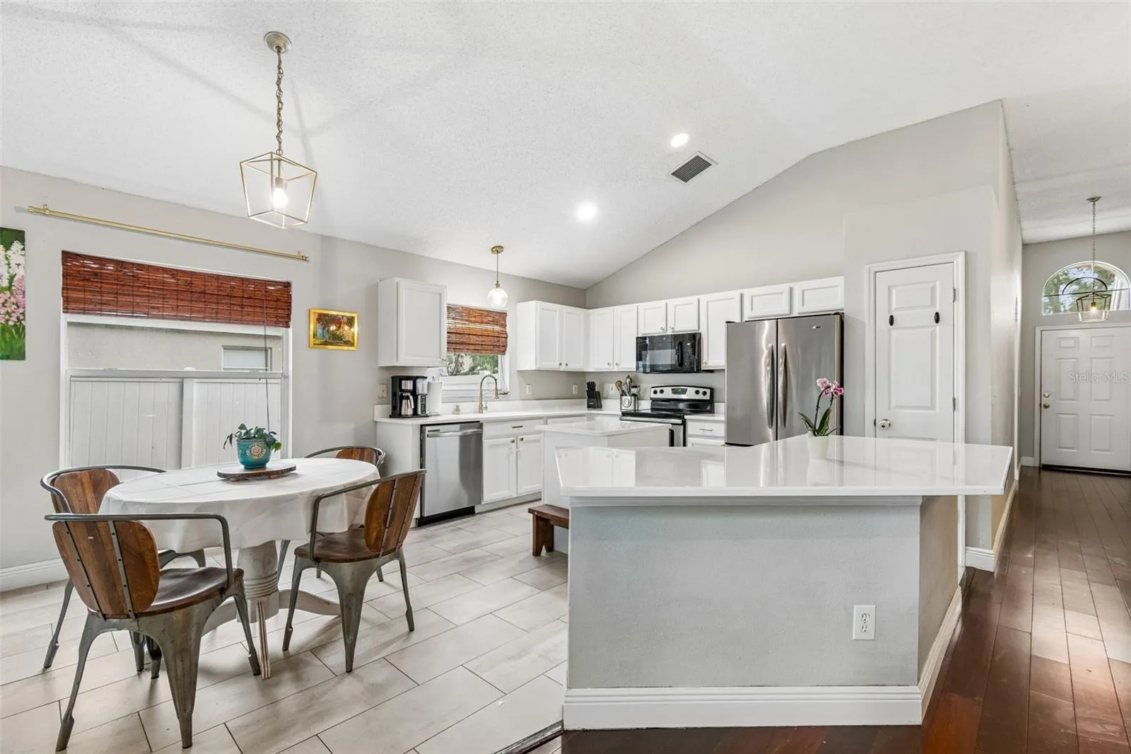 Kitchen with eat in area