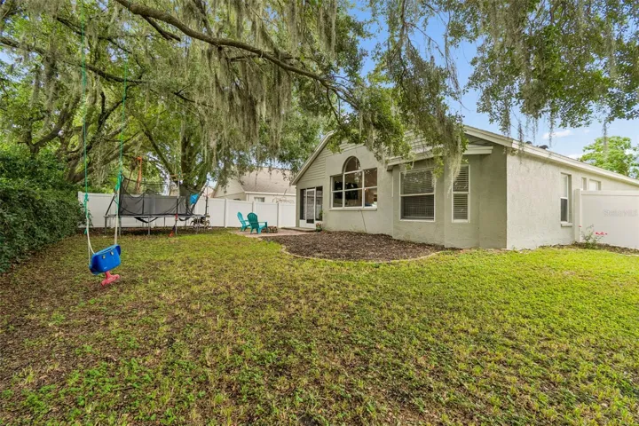 Spacious fully fenced back yard