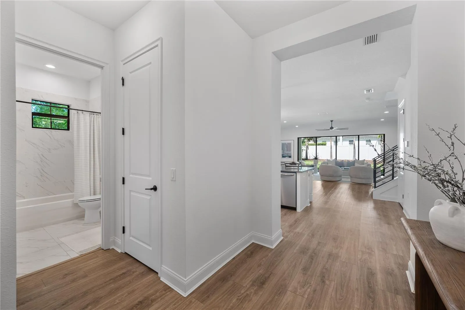 Second bedroom/full bathroom off the entry of home