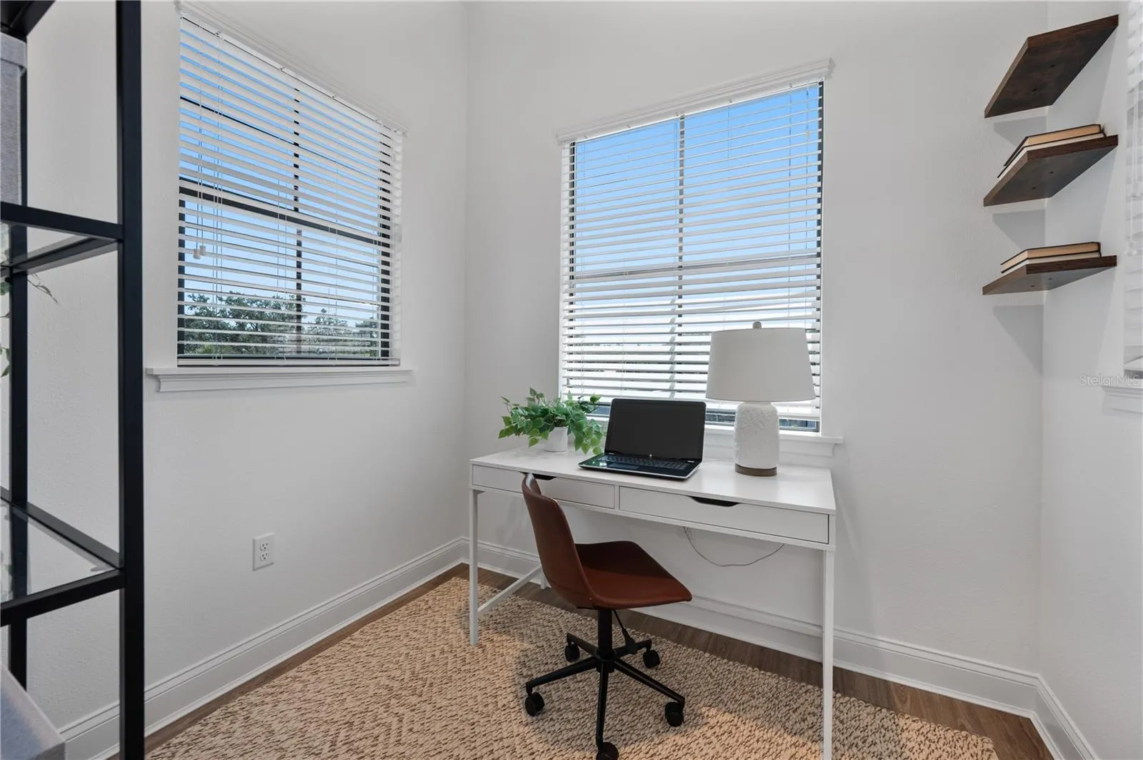 Upstairs office or flex space