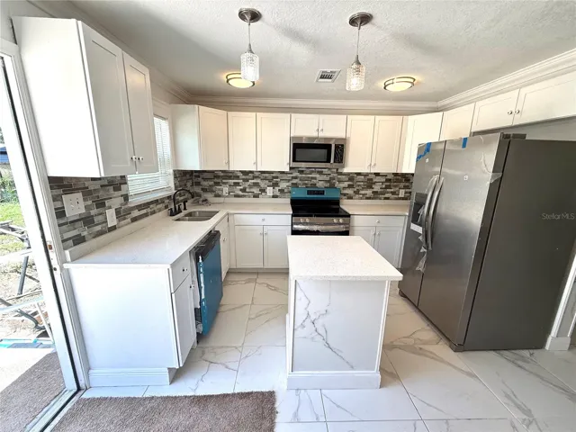 Kitchen & Dinning Room