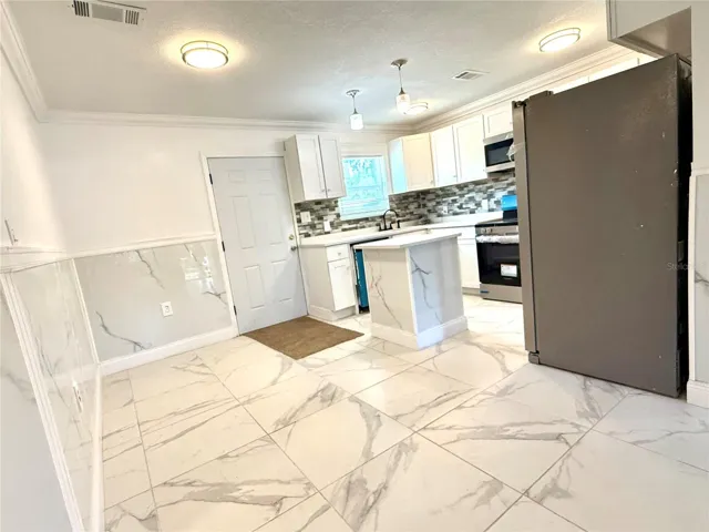Kitchen & Dinning Room