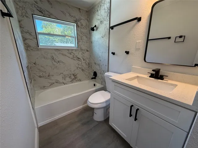 Fully renovated Bathroom 2