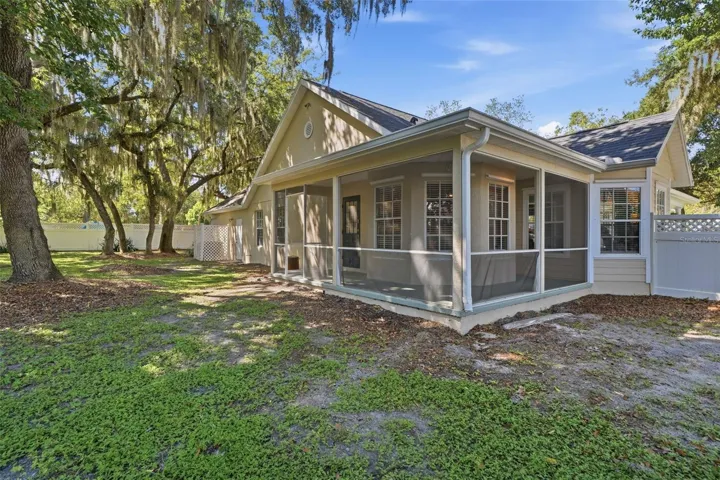 Screened-in porch