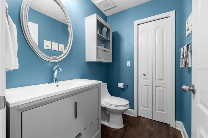 1/2 bath