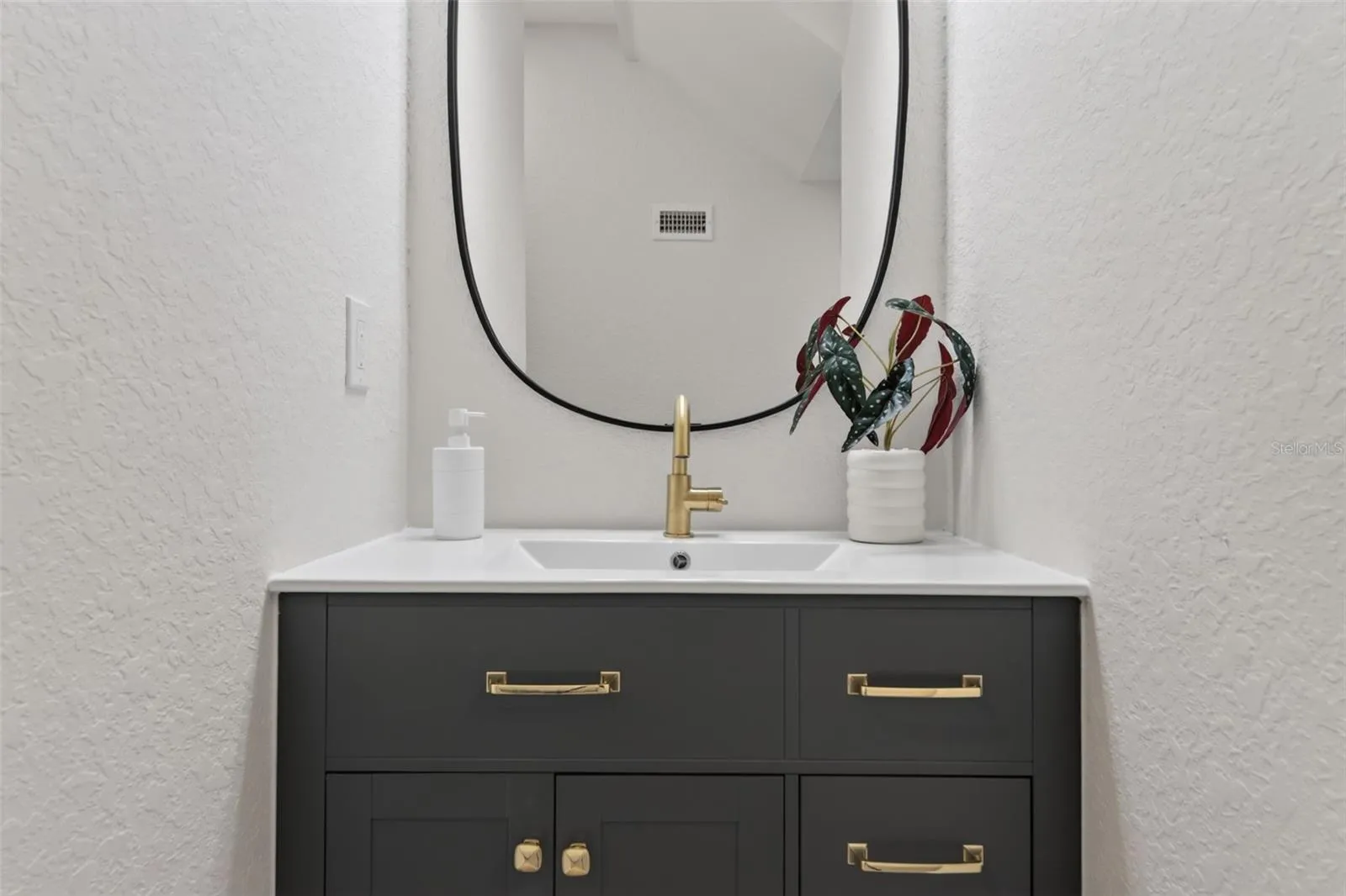 Bed 4 Ensuite Bathroom