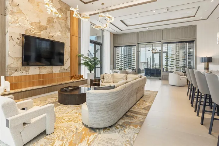 9th Floor Amenities