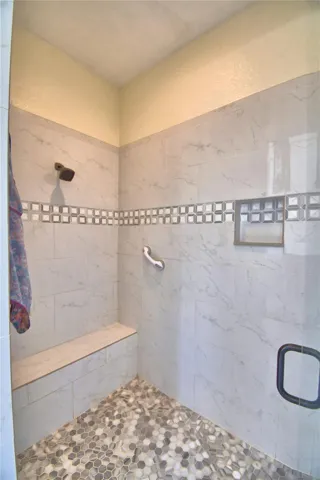 Hidden walk-in shower in En-Suite