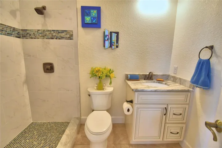 Guest Bath located adjacent to Living Room/ Great Room