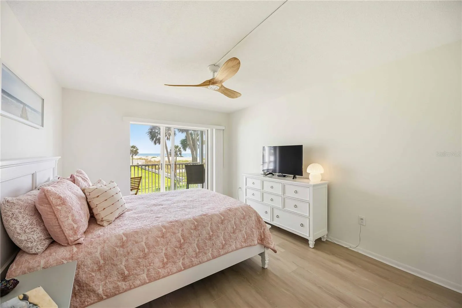 Guest room with Gulf Views