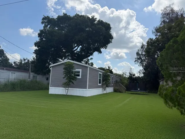 Virtually staged