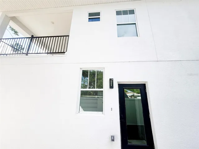 ADU private entrance