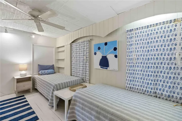 Guest bedroom
