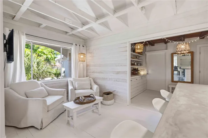 Dinette/sitting room