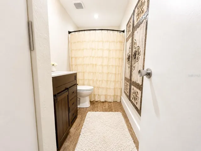 Hallway bath