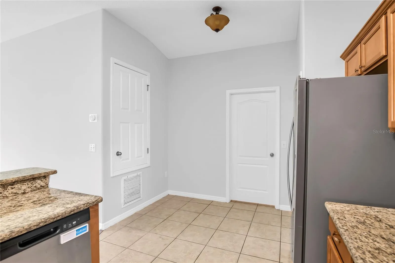Kitchen &amp; Breakfast Nook