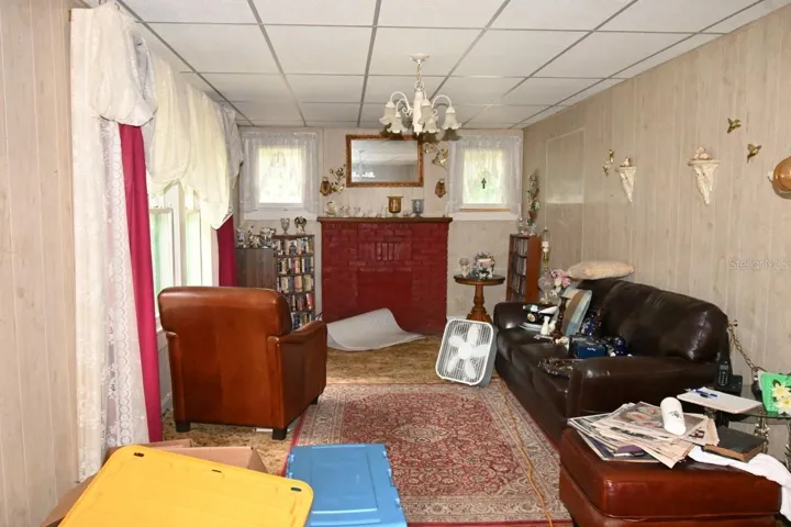 LIVING RM