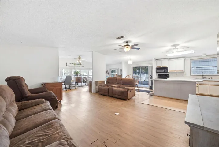 Living/Kitchen