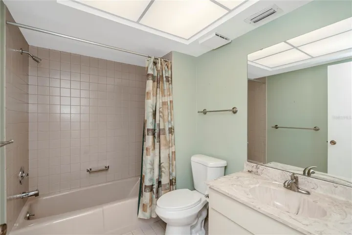 Second Bathroom with Tub/Shower