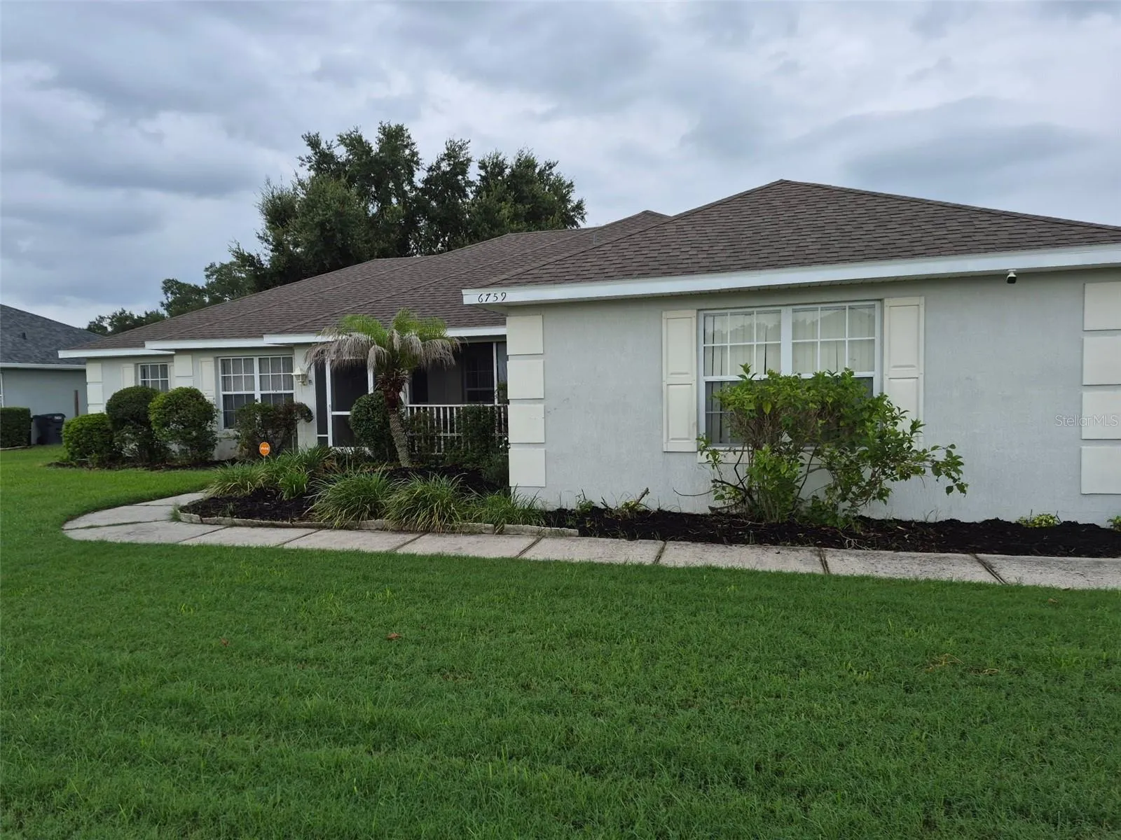 Front with side entry Garage