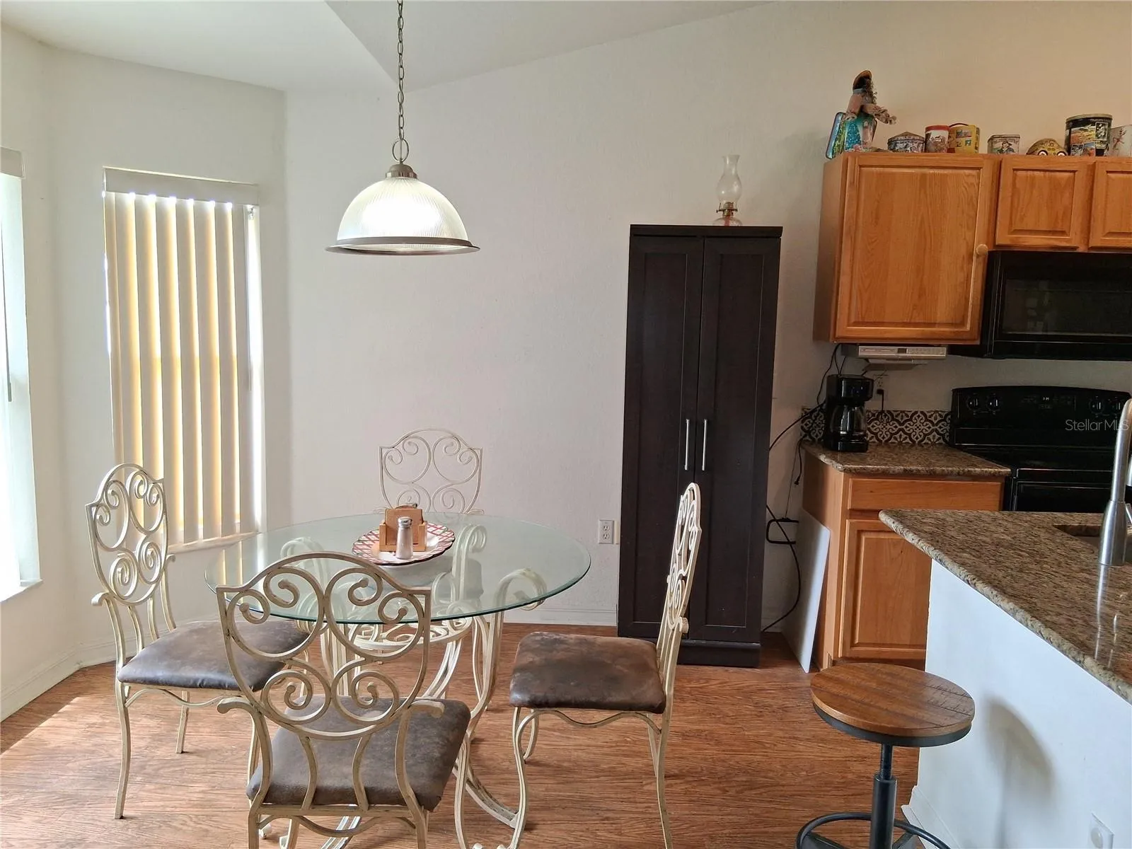 Kitchen Nook / Dinette