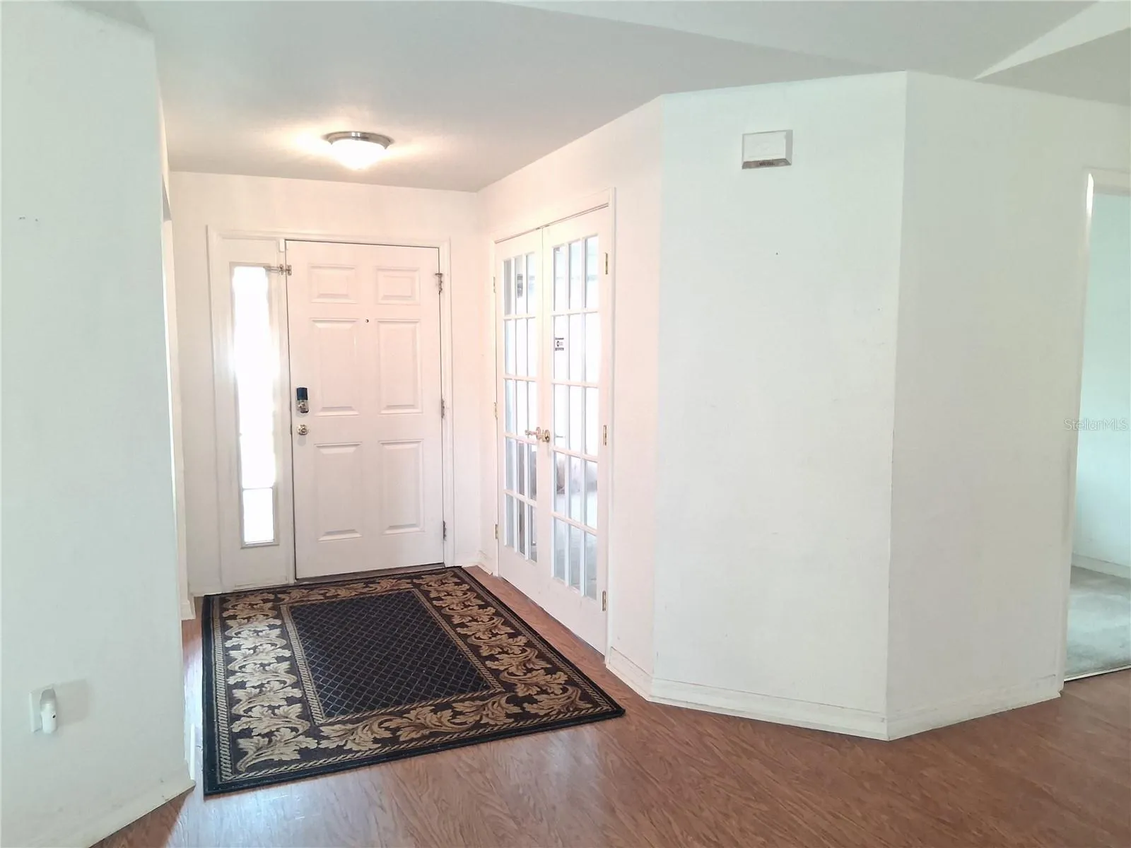 Foyer bonus room right