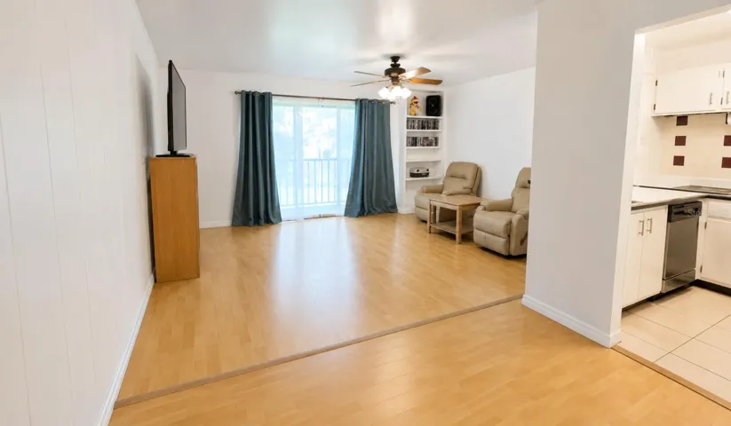 virtually stage