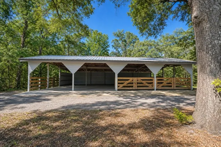 60 x60 barn