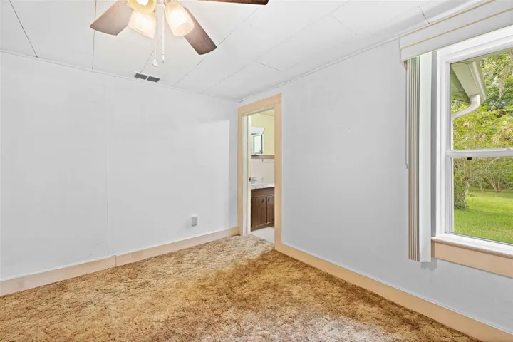 Primary BR w/ en suite