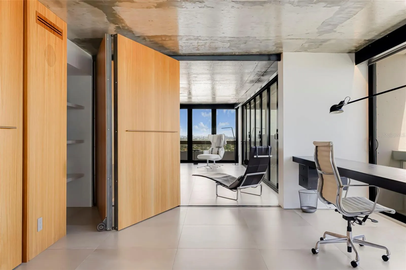 Office with convertible wall
