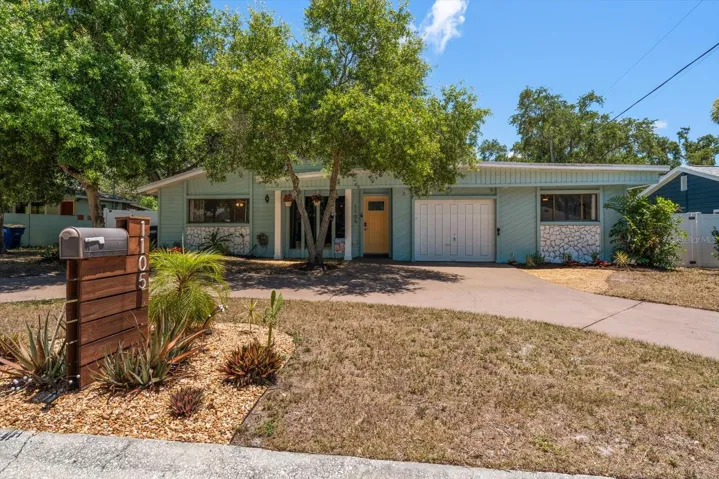 Spectacular home (newer roof, ext painted 2021)