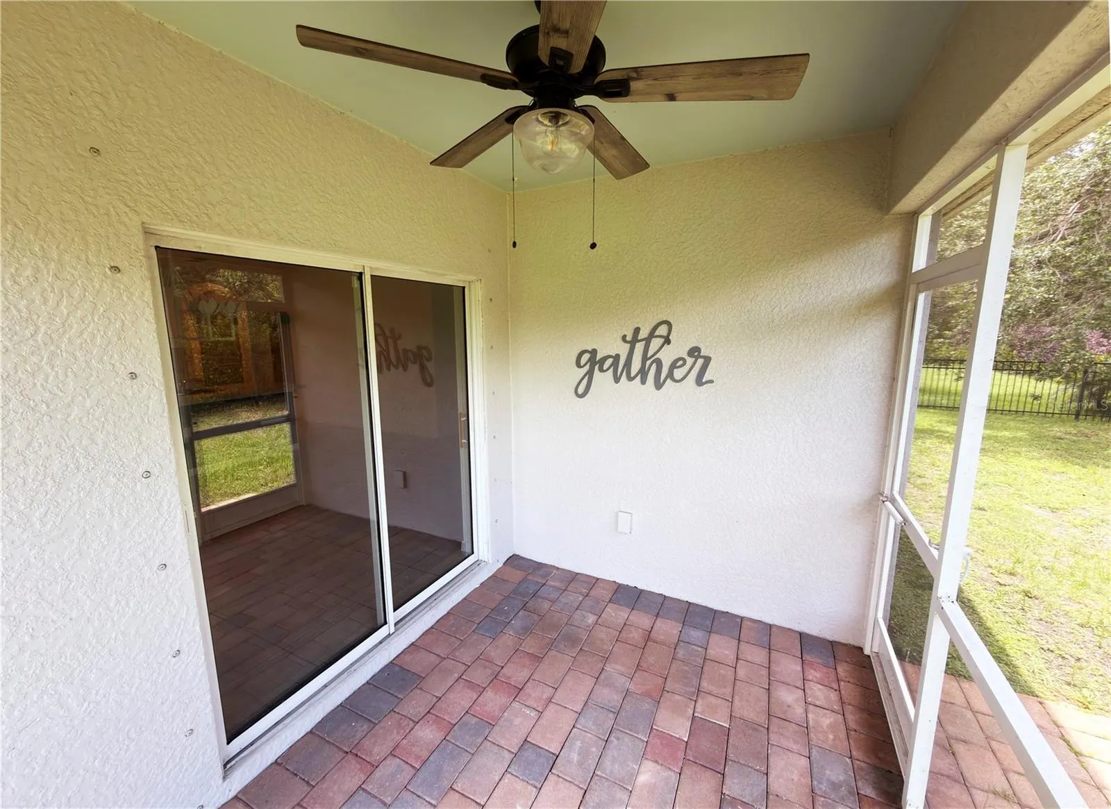 Screened lanai/back porch