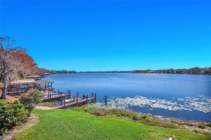 Picturesque waterfront setting with direct lake access