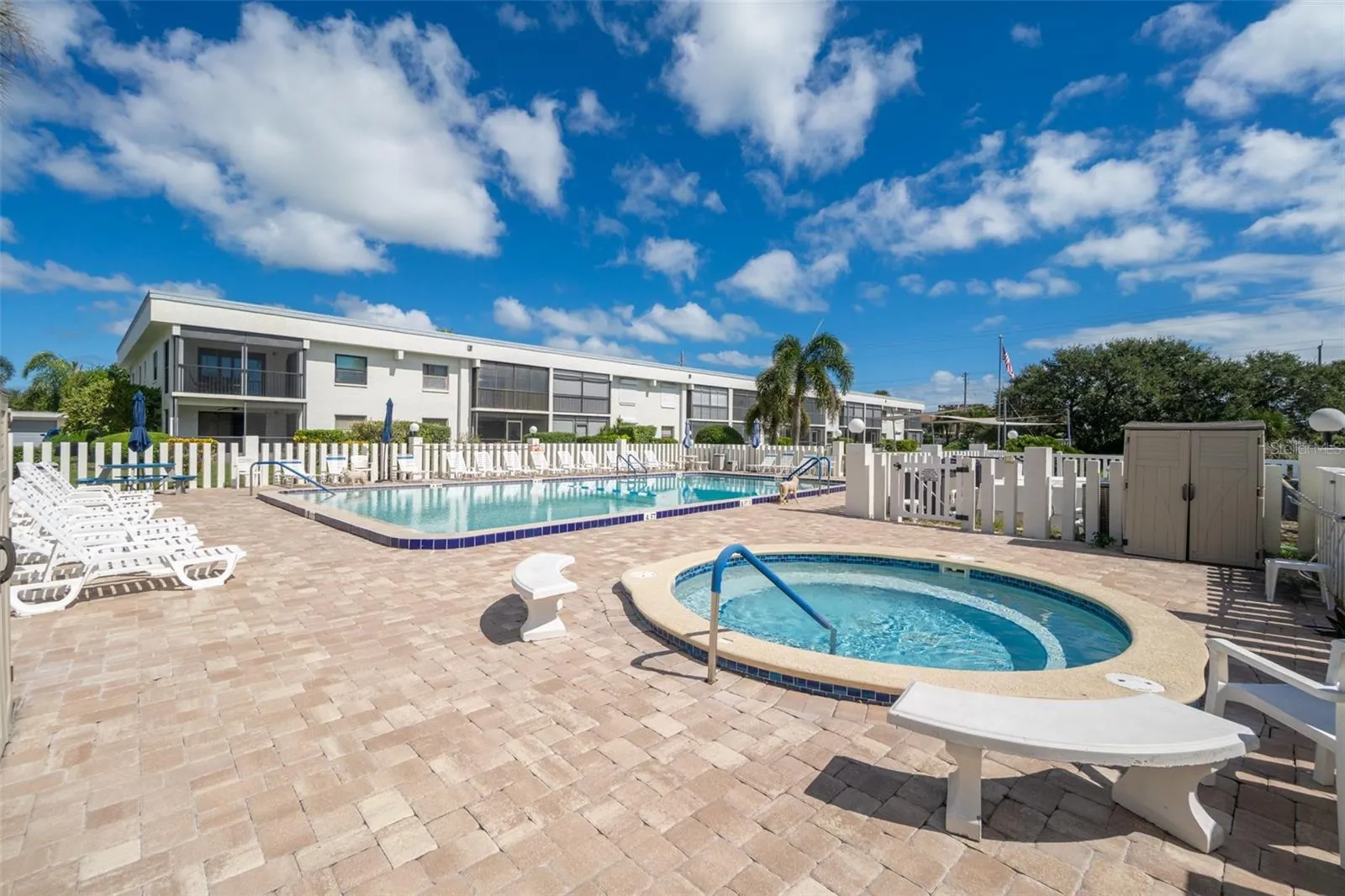 Community Heated Pool/Spa