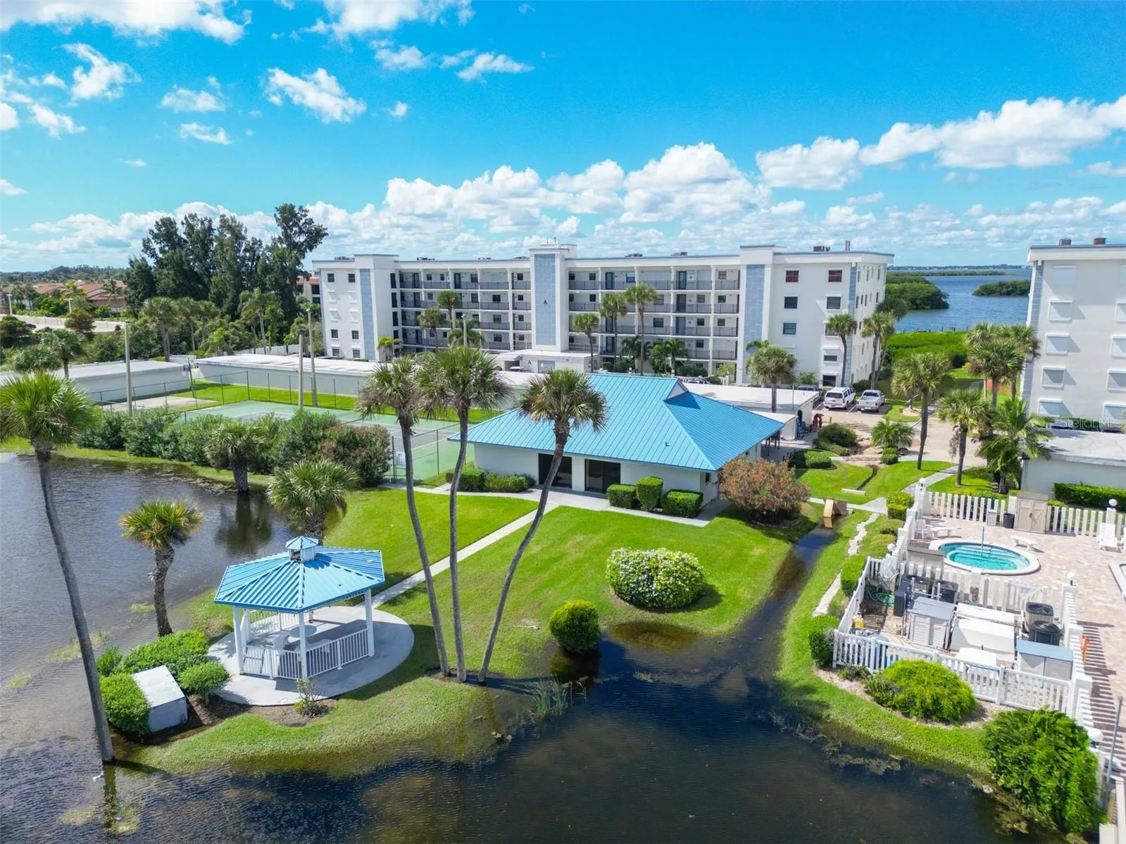 Resort-like Community