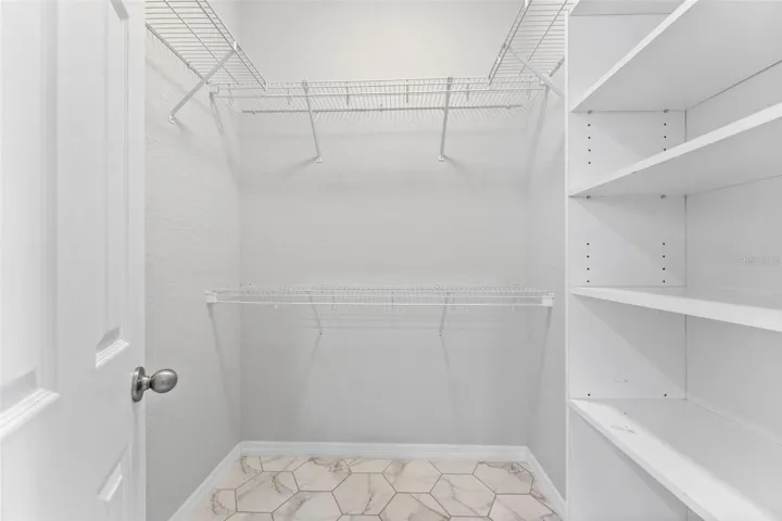 Master Closet 6' x 7'