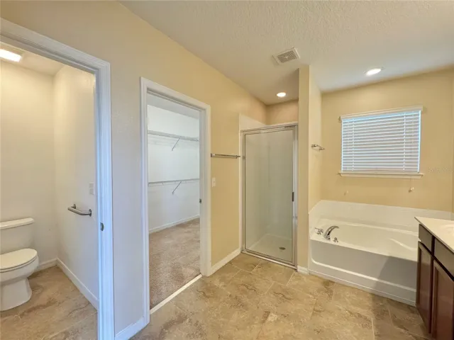 Primary en-suite