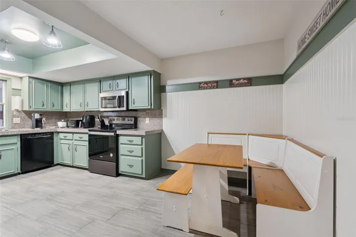 Kitchen (2)