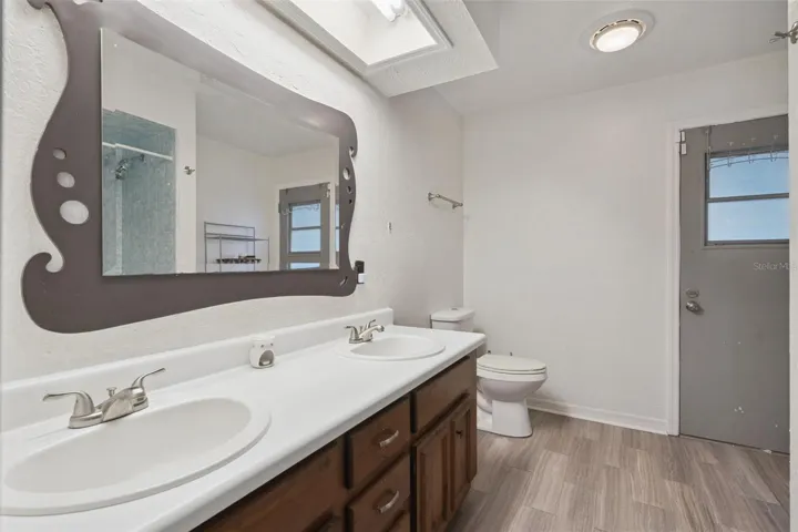 Second Bathroom (2)