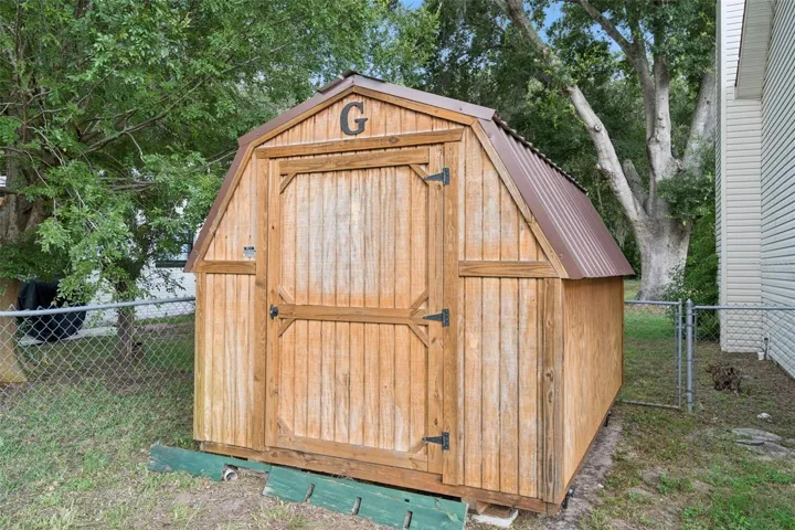 Backyard Shed (1)