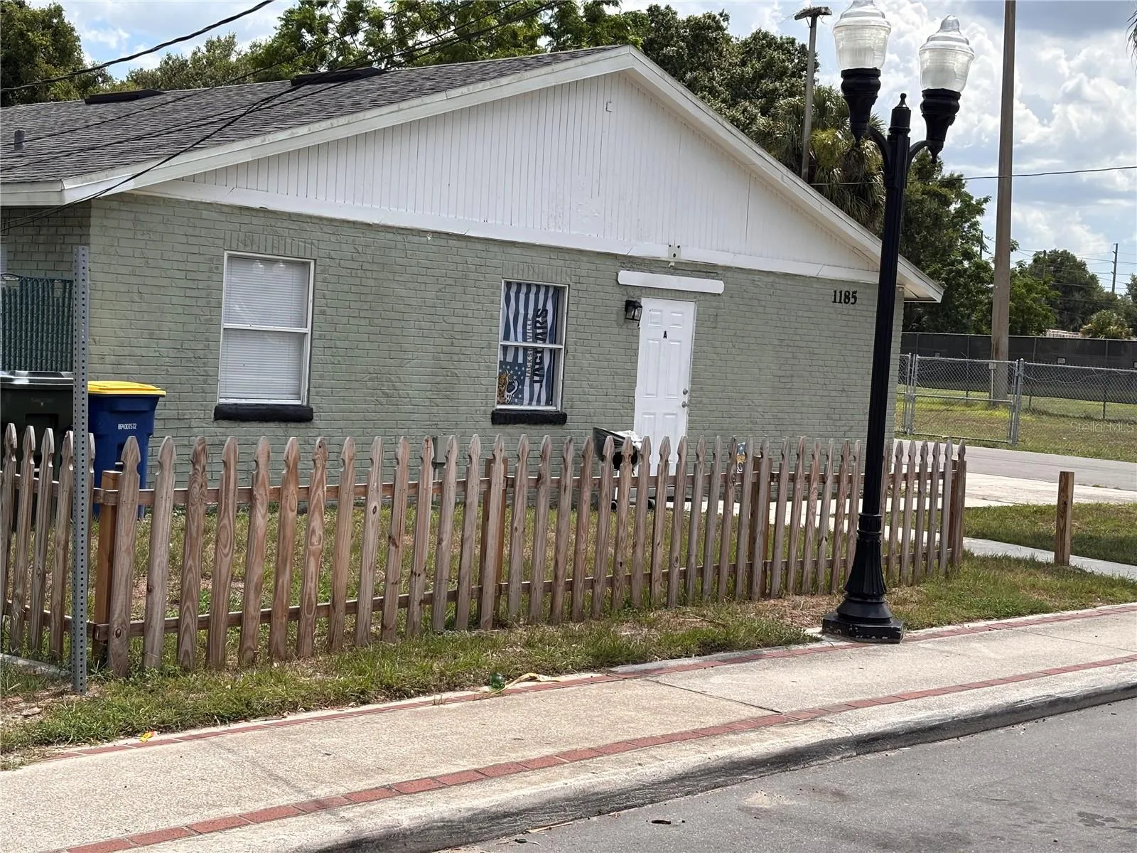 1185 BRITTS - FRONT