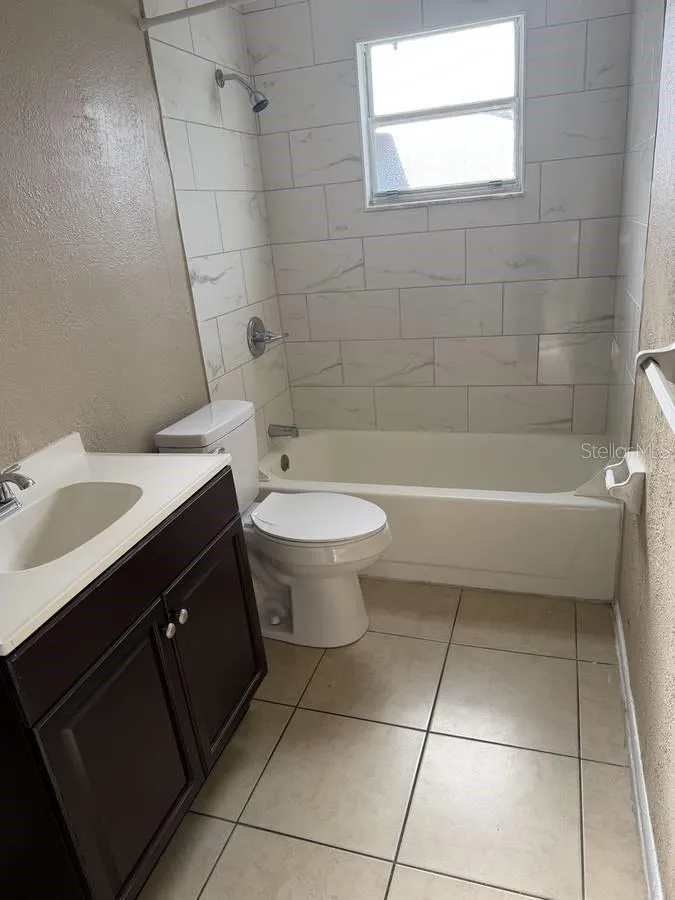 1185-A BATHROOM